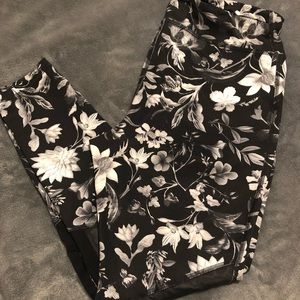 Old Navy floral print fitness workout leggings